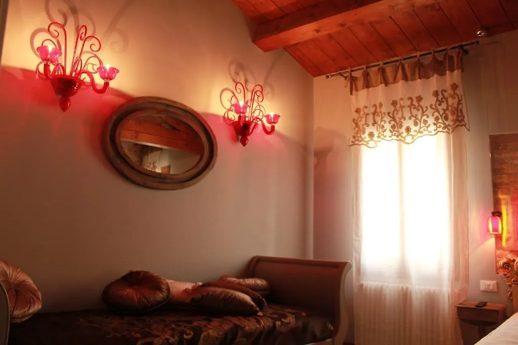 ヴェネツィア ロッソ チャーム B＆B Bed & Breakfast