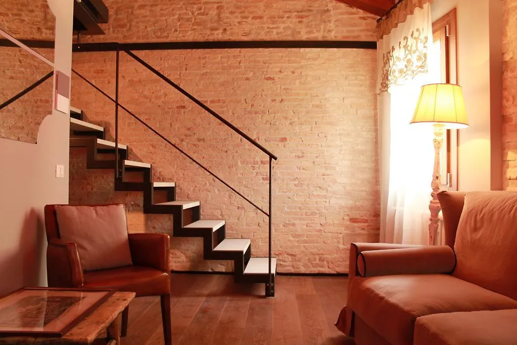 Rosso Charm B&B Venecia