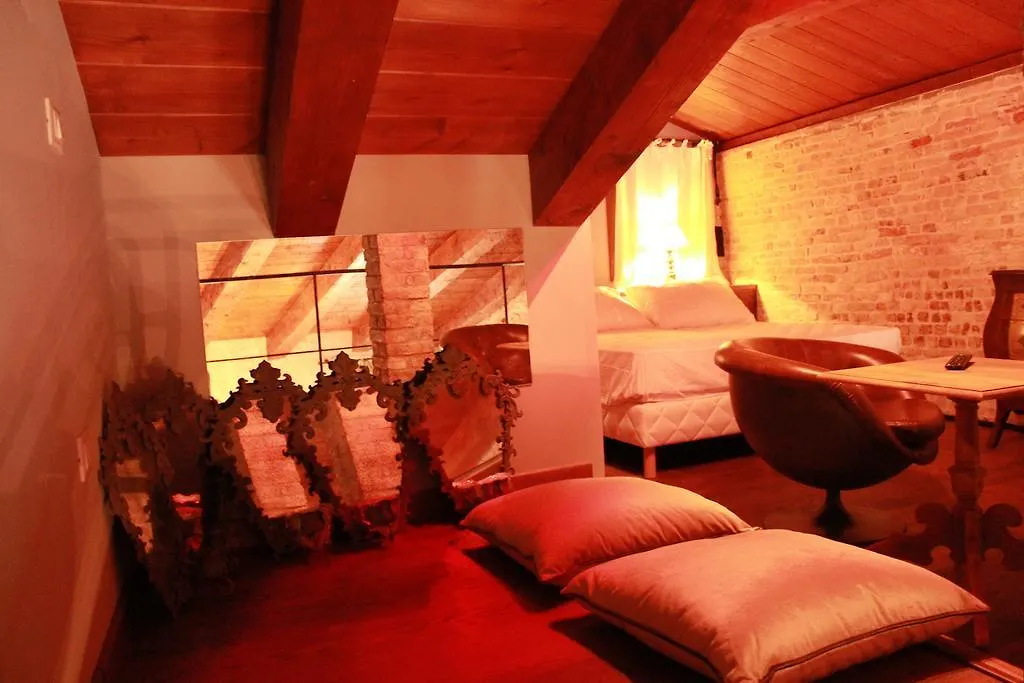 Bed and breakfast Rosso Charm B&B Venecia