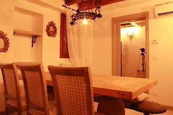 ヴェネツィア ロッソ チャーム B＆B Bed & Breakfast 3*,
