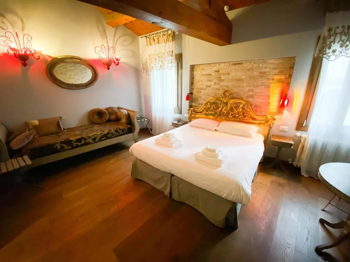 ***  ヴェネツィア ロッソ チャーム B＆B Bed & Breakfast イタリア