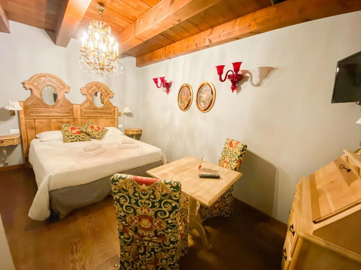 ヴェネツィア ロッソ チャーム B＆B Bed & Breakfast