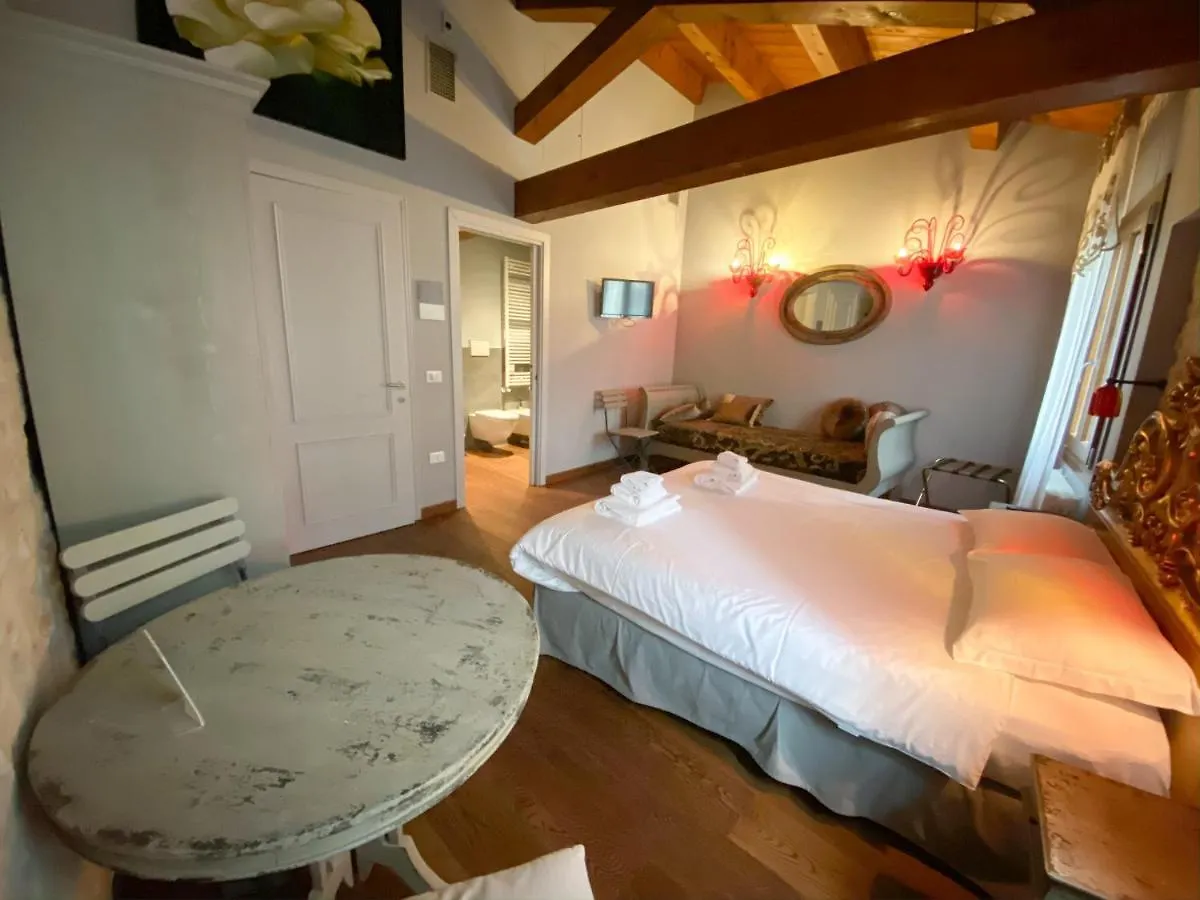 ヴェネツィア ロッソ チャーム B＆B Bed & Breakfast イタリア