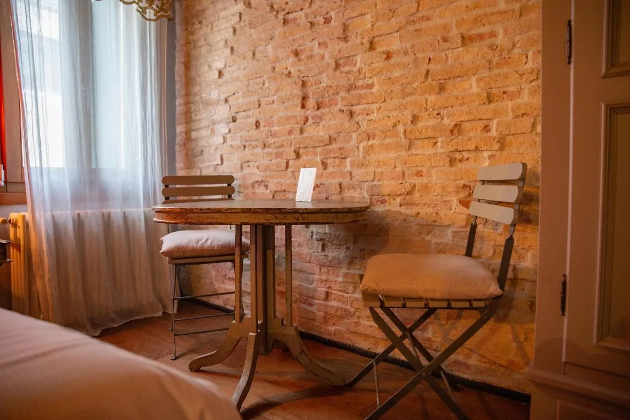 Bed and breakfast Rosso Charm B&B Venecia